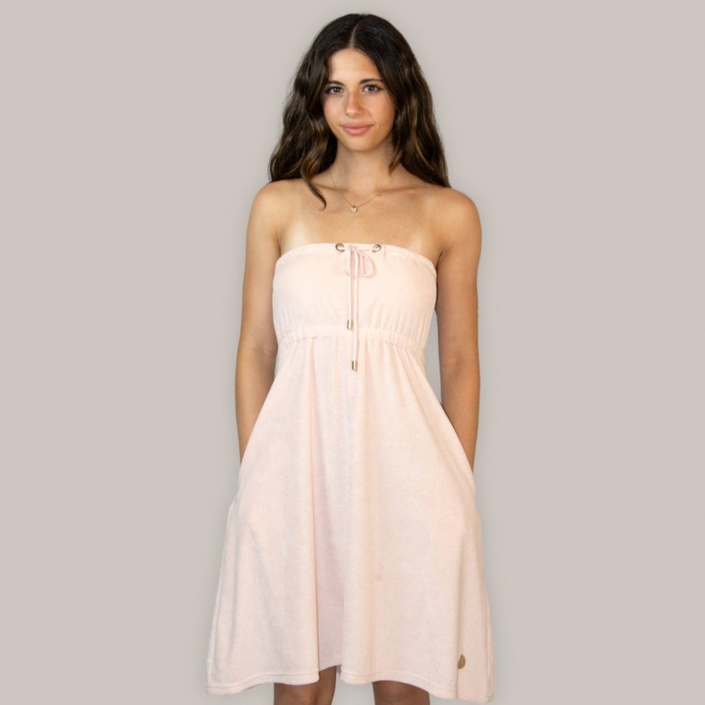 Classic knee-length towel dress – stylish, quick-drying, and maternity-friendly. Perfect for getting ready at home or beachside comfort.