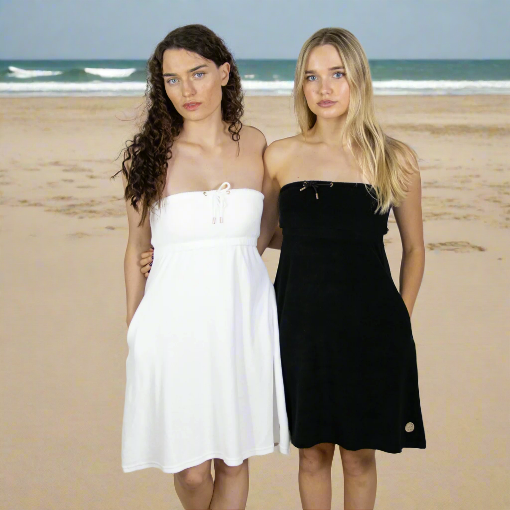 Classic knee-length towel dress – stylish, quick-drying, and maternity-friendly. Perfect for getting ready at home or beachside comfort.