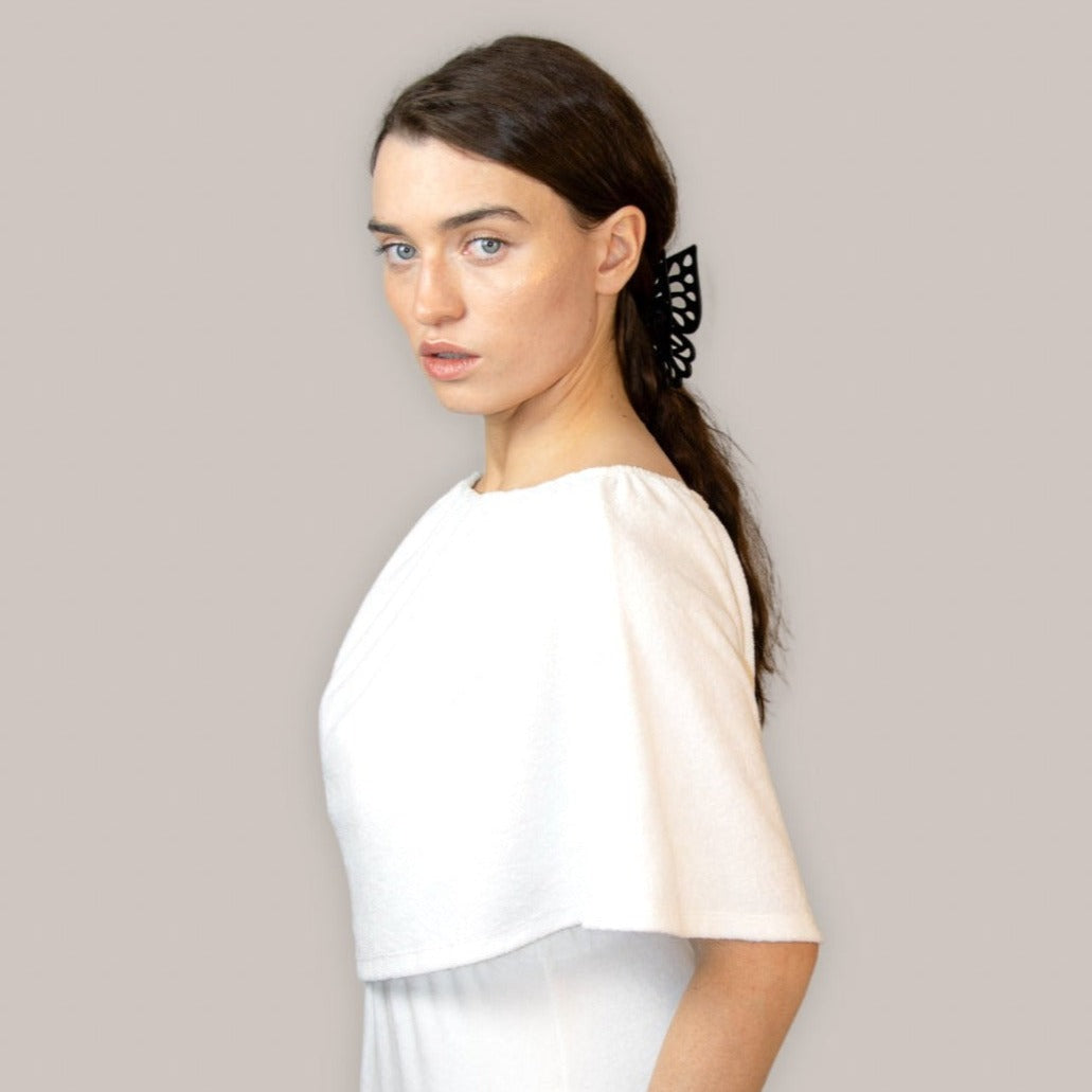 Dry Dolly short poncho – lightweight towelling, multi-style, maternity-friendly, with sun & wind protection for beach, spa, or travel.